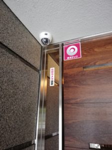 共用出入り口防犯カメラ
